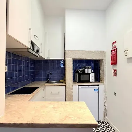 Surradores 33046 Al * Лиссабон